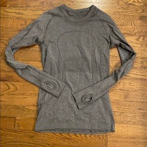 Lululemon long sleeve swiftly size 6